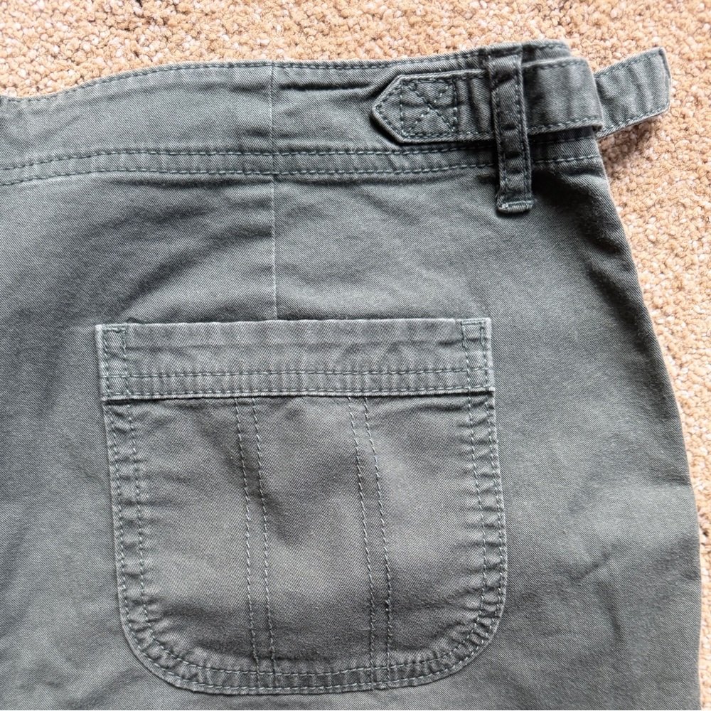 Athleta Olive Green Organic Cotton Utility Shorts Size 8 - Picture 5 of 12